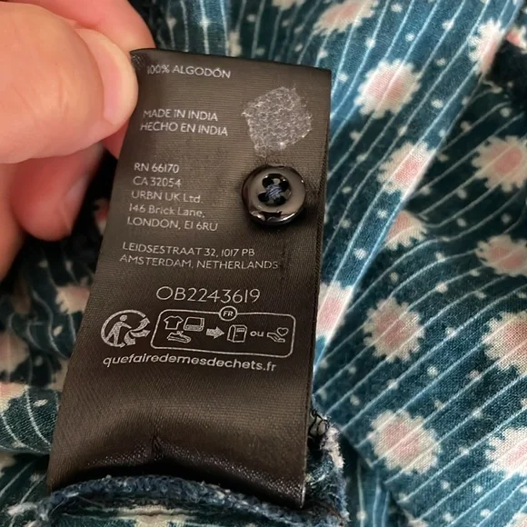 Pilcro double puff-sleeve blouse (large) - Picture 7 of 7